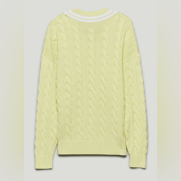 Aritzia Tna Clay Cable Knit V-neck Sweater Butter Yellow Size Small Oversized - Picture 3 of 12